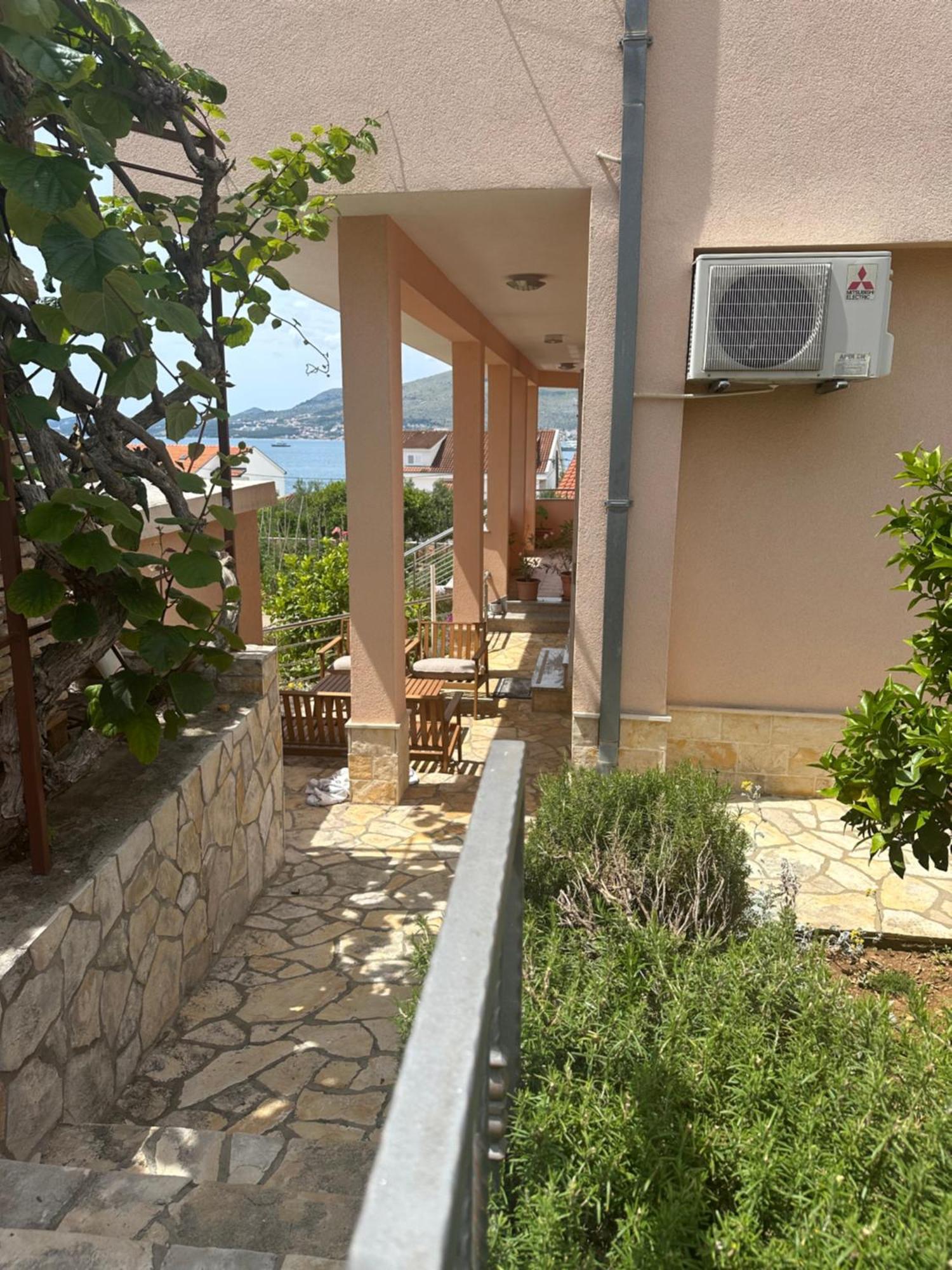 Apartments Zlatka Traù Esterno foto